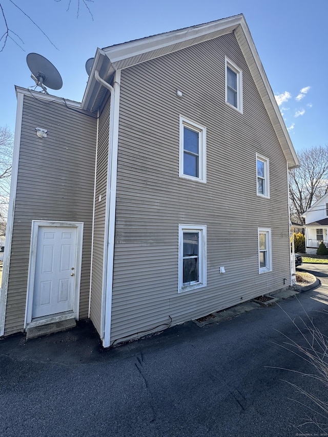7 Carver Ave, Norwich, CT 06360 - view of property exterior