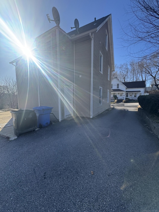7 Carver Ave, Norwich, CT 06360 - view of side of property