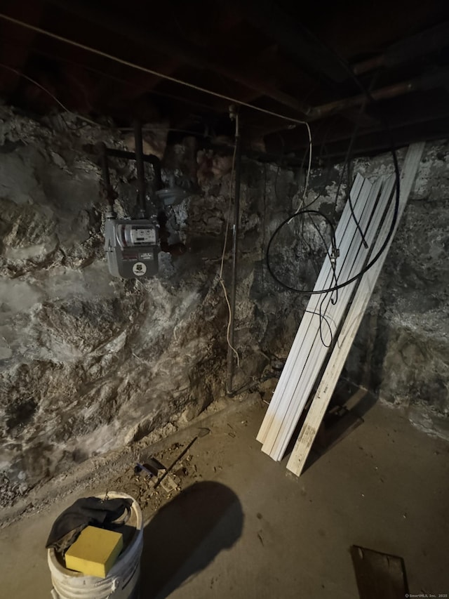 7 Carver Ave, Norwich, CT 06360 - unfinished below grade area with gas meter