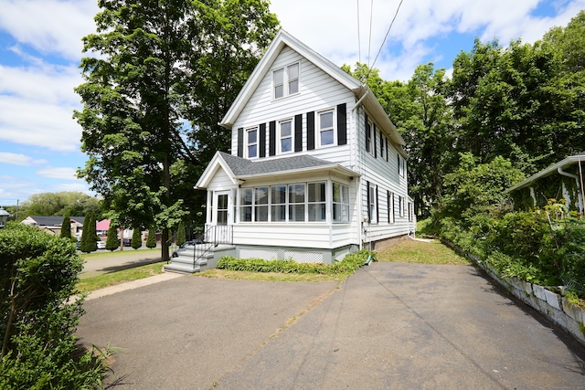 314 Skiff St, North Haven, CT 06473 - view of american foursquare style home