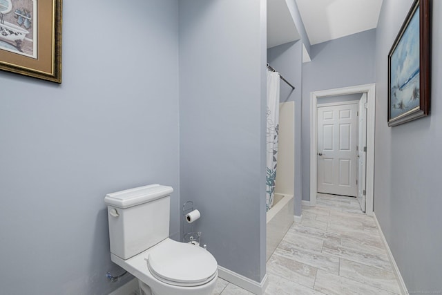 194 Killdeer Rd, Webster, MA 01570 - full bathroom featuring toilet, baseboards, and shower / tub combo