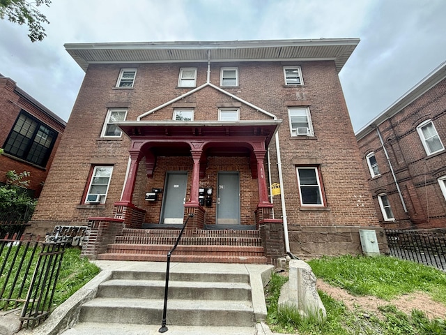 479 Broad St, Hartford, CT 06106 - view of front of property featuring brick siding