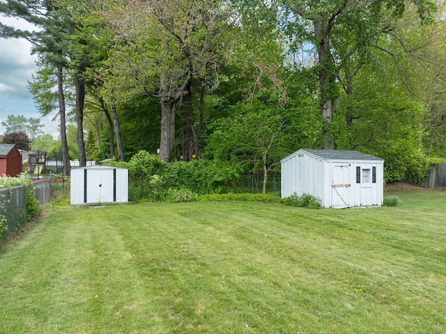1 Pine Grove Ave, Enfield, CT 06082 - view of yard