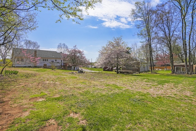 870 N Colony Rd, Meriden, CT 06450 - view of green lawn