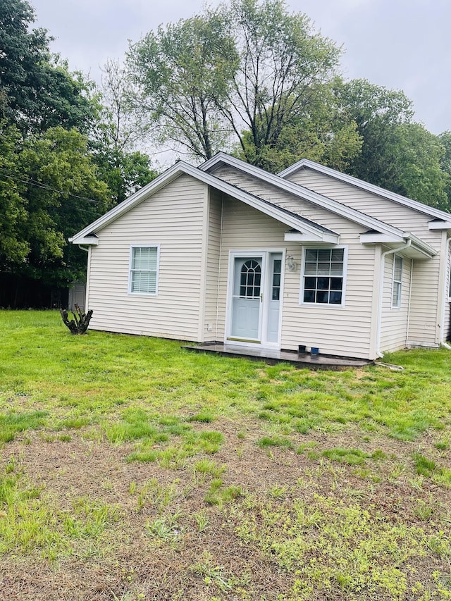 165 Newent Rd, Lisbon, CT 06351 - view of front facade featuring a front lawn