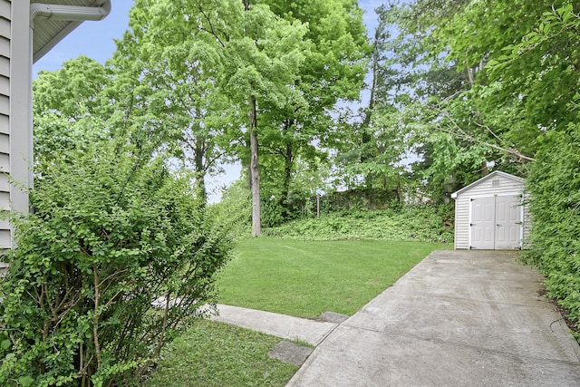 497 Commonwealth Ave, New Britain, CT 06053 - view of grassy yard