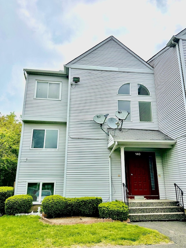 140 Hamden Ave Apt C, Waterbury, CT 06704 - view of front of home