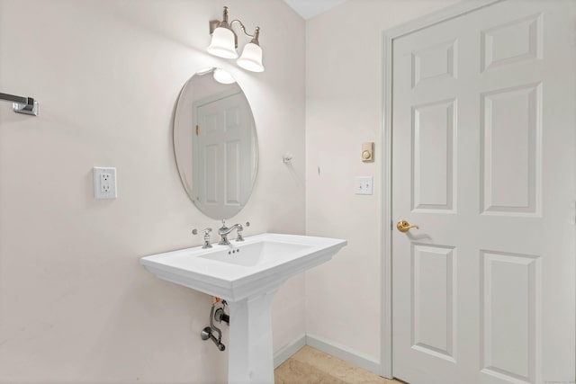 2 Lakeview Cir E, Lyme, CT 06357 - bathroom featuring baseboards