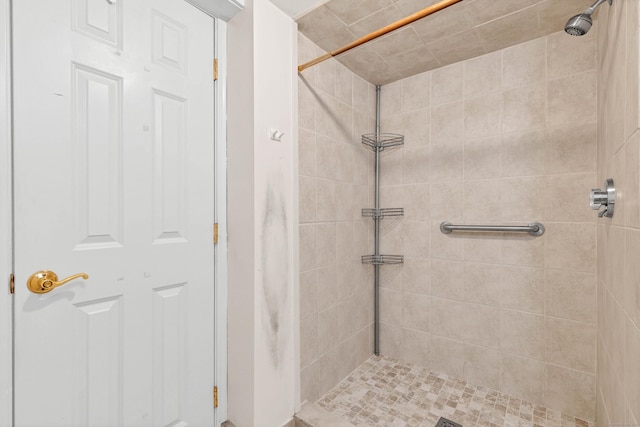 2 Lakeview Cir E, Lyme, CT 06357 - full bathroom featuring a tile shower