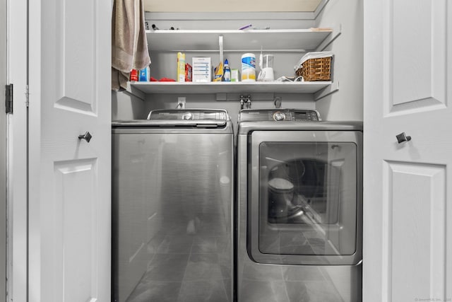 9 Lower Commons Unit 9, Woodbury, CT 06798 - laundry room featuring washer and dryer