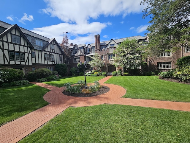 182 Fern St Apt 4, West Hartford, CT 06119 - surrounding community featuring a yard and a residential view