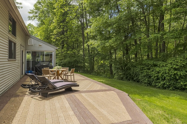 18 Grey Fox Trl, Woodbury, CT 06798 - wooden terrace featuring outdoor dining area and a yard