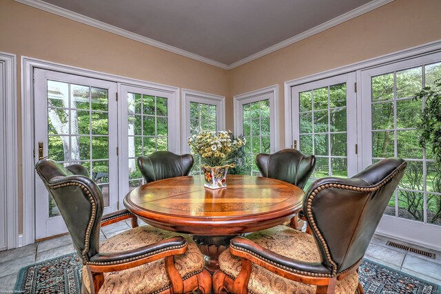 16 Black Rock Tpke, Redding, CT 06896 - dining room with crown molding and baseboards