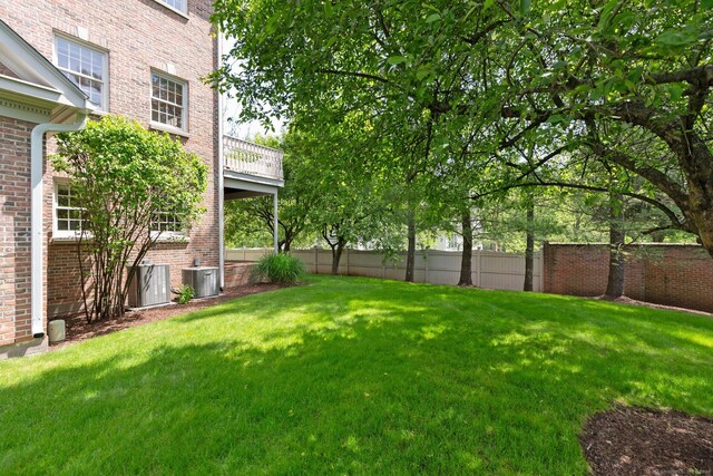 2 Governors Row Unit 2, West Hartford, CT 06117 - view of yard with central air condition unit