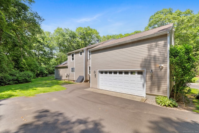 254 Haley Rd, Groton, CT 06355 - view of side of property with a lawn