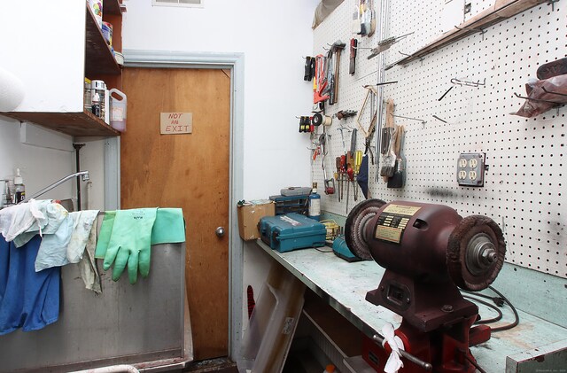 171 Main St, East Lyme, CT 06357 - detailed view of a workshop area