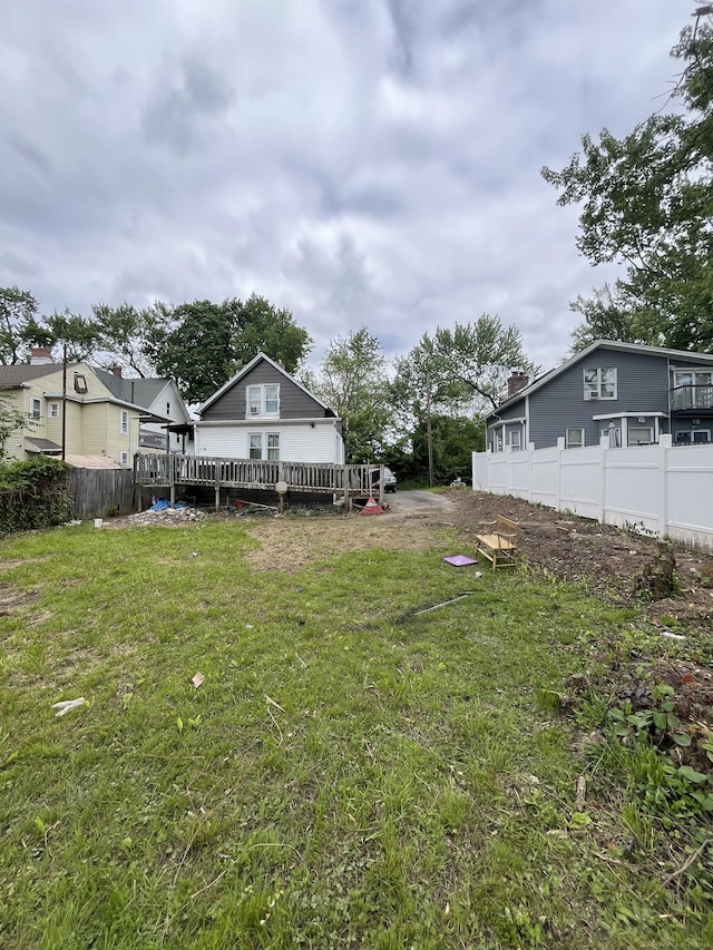 25 Bliss St, Hartford, CT 06114 - view of yard with a deck