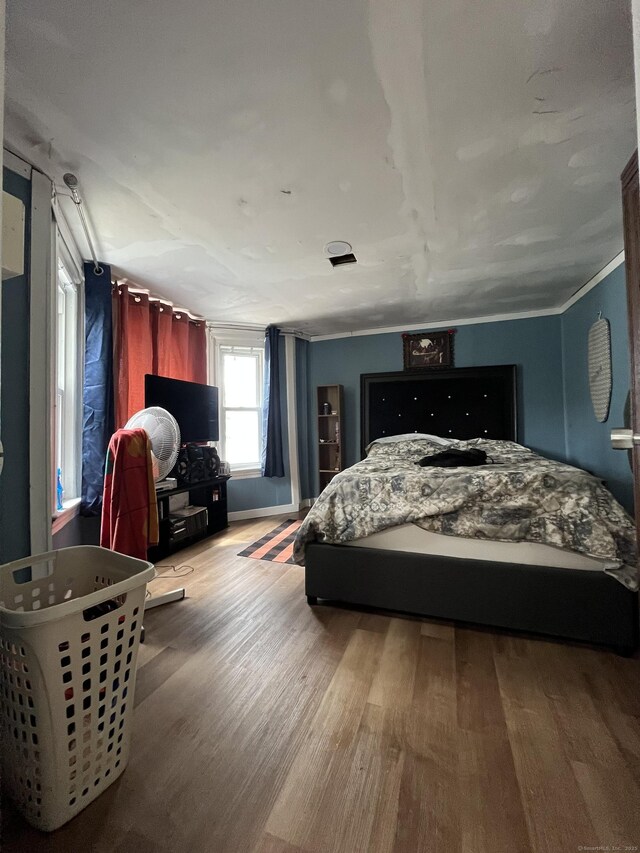 25 Bliss St, Hartford, CT 06114 - bedroom featuring wood finished floors