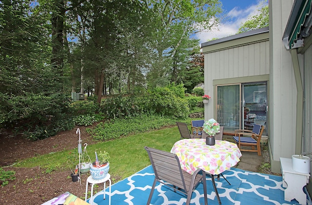 278 Heritage Vlg Unit B, Southbury, CT 06488 - view of patio