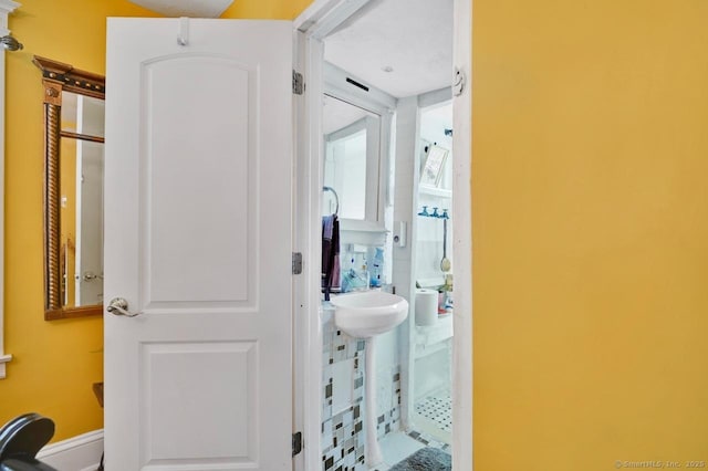 809 Burnside Ave, East Hartford, CT 06108 - view of bathroom
