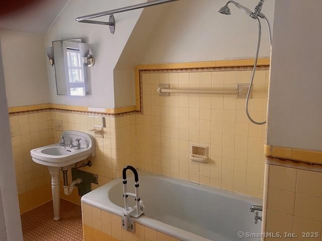 403 Cooke St, Waterbury, CT 06710 - photo 15