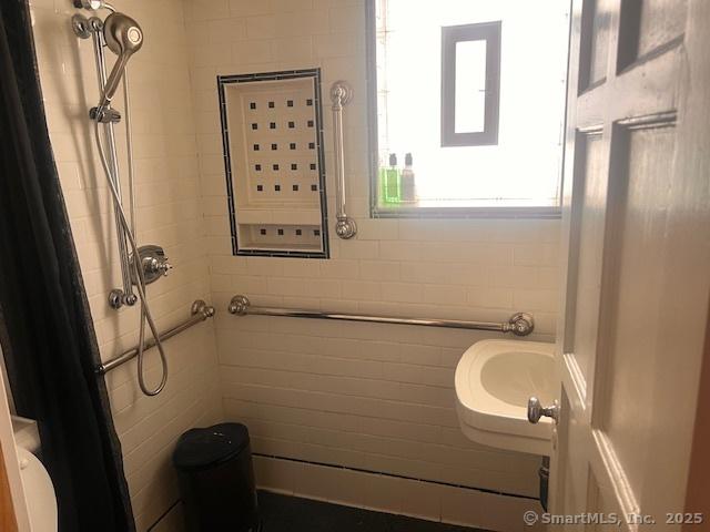 403 Cooke St, Waterbury, CT 06710 - photo 16