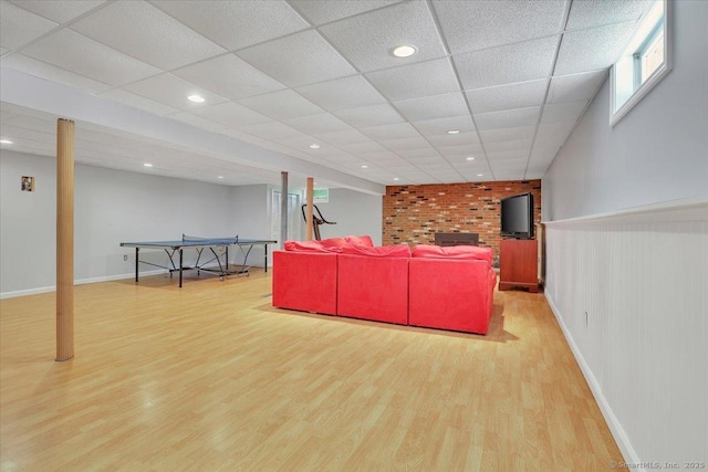 190 Bronson Dr, Middlebury, CT 06762 - living room featuring wood finished floors, a drop ceiling, recessed lighting, and baseboards