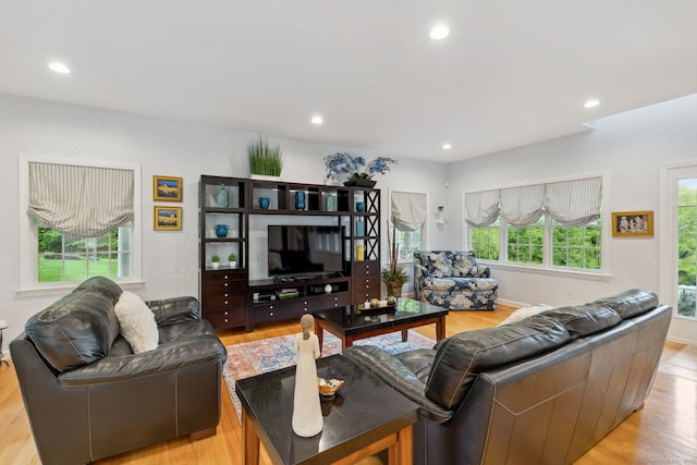 15 Ledge Rd, Southington, CT 06489 - living area featuring light wood-style flooring and recessed lighting