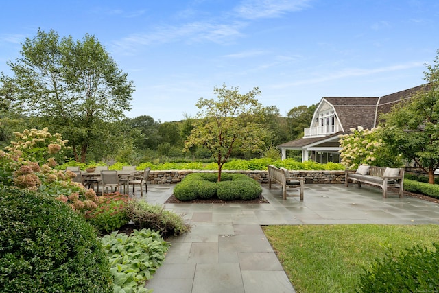 294 Maple Rd, Easton, CT 06612 - view of yard with a patio area