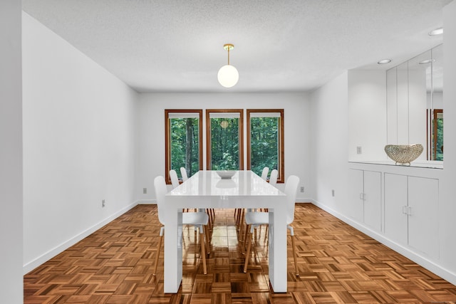 522 Peddlers Rd, Guilford, CT 06437 - dining area with a textured ceiling and recessed lighting