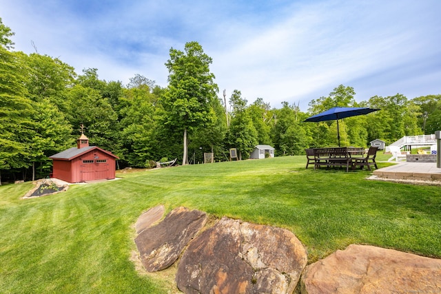 9 Tall Wood Dr, East Hampton, CT 06424 - view of grassy yard