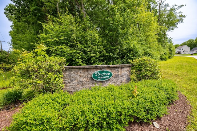 9 Tall Wood Dr, East Hampton, CT 06424 - community sign featuring a lawn