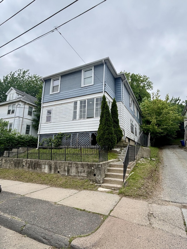 41 Lisbon St, Hartford, CT 06106 - view of traditional-style house