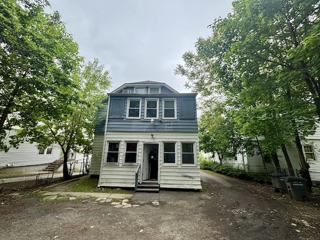 41 Lisbon St, Hartford, CT 06106 - view of front facade featuring entry steps