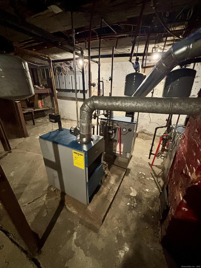 41 Lisbon St, Hartford, CT 06106 - utilities featuring a heating unit