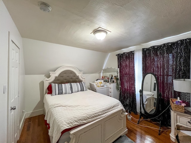 24 Willetts Ave, New London, CT 06320 - bedroom featuring hardwood / wood-style flooring and baseboards