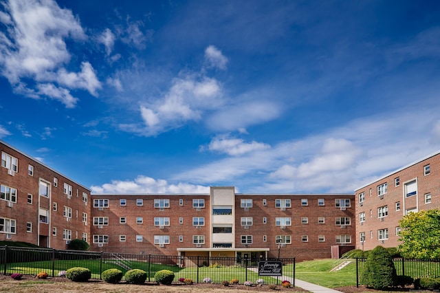 70 Grove Hill St Apt 3R, New Britain, CT 06052 - view of apartment building / complex