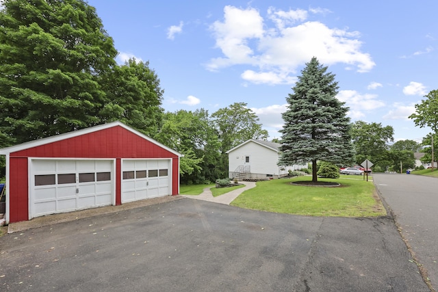 63 Bidwell St, Middletown, CT 06457 - view of detached garage