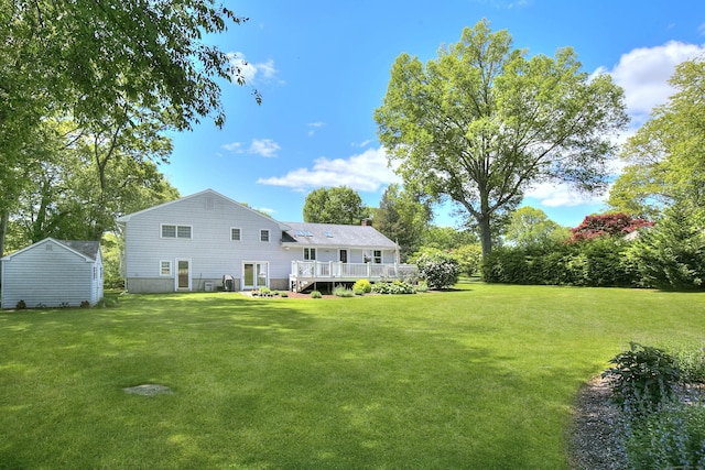 85 Oakridge Rd, Trumbull, CT 06611 - view of grassy yard featuring a wooden deck