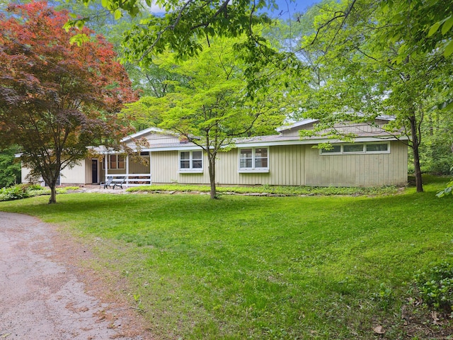 35 Old Acres Rd, East Haddam, CT 06469 - view of front facade featuring a front lawn