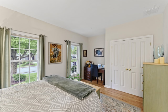403 Mulligan Dr Unit 403, Oxford, CT 06478 - bedroom featuring light wood finished floors and a closet