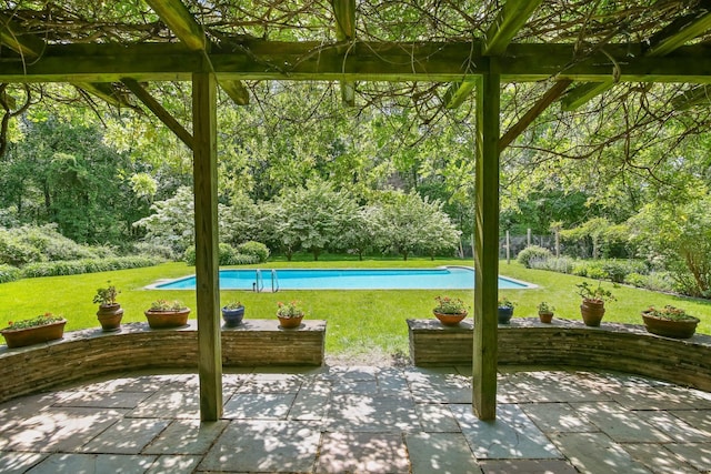 708 Ponus Rdg, New Canaan, CT 06840 - view of patio / terrace with an outdoor pool