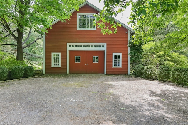 708 Ponus Rdg, New Canaan, CT 06840 - garage with a garage