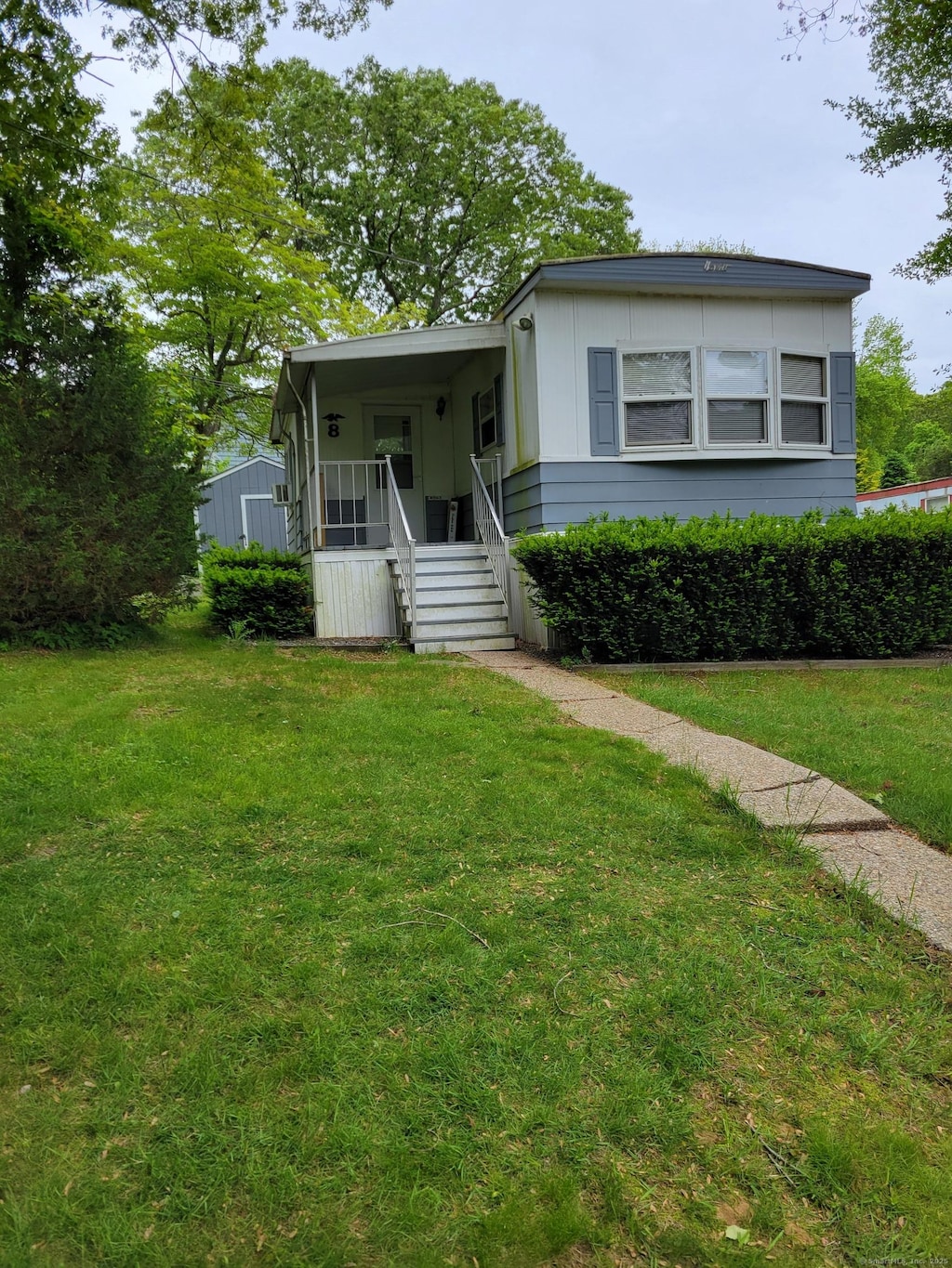 932 Long Cove Rd Trlr 8, Ledyard, CT 06335 - manufactured / mobile home featuring a front lawn