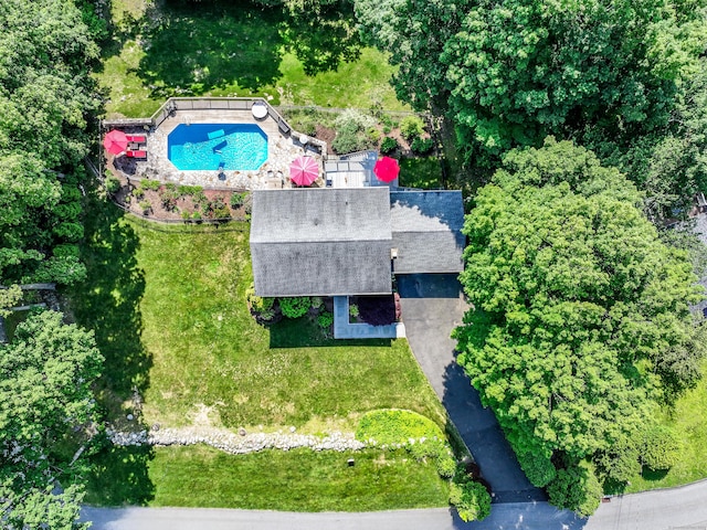 7 Broadview Rd, Brookfield, CT 06804 - view of subject property with a pool area