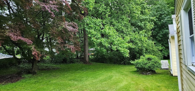 71 Sherry Ln, New Milford, CT 06776 - view of grassy yard