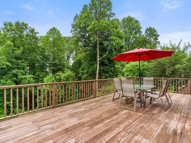 9 Autumn Leaves Rd, Wallingford, CT 06492 - wooden terrace featuring outdoor dining area
