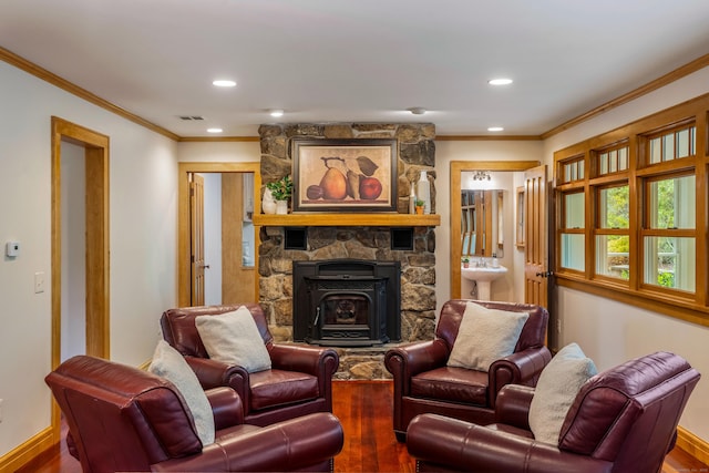 607 Tolland Stage Rd, Tolland, CT 06084 - living area featuring crown molding, wood finished floors, baseboards, and recessed lighting