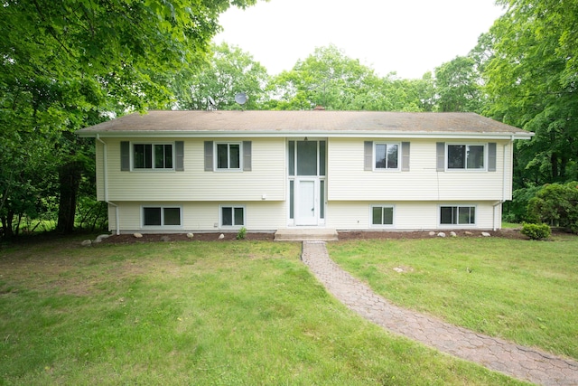 21 Elizabeth St, Trumbull, CT 06611 - split foyer home with a front lawn
