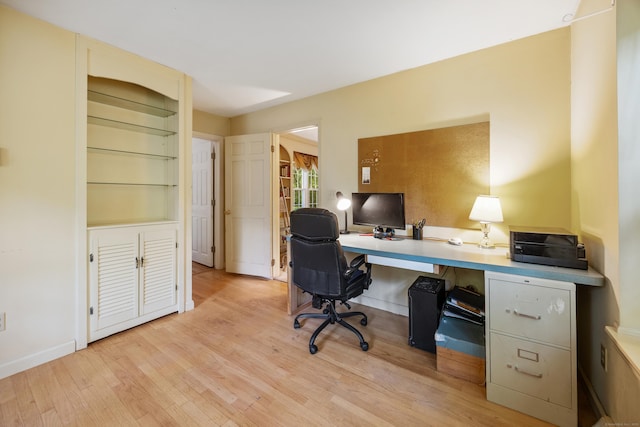 50 Stonehedge Ln S, Guilford, CT 06437 - home office with light wood-style floors and baseboards